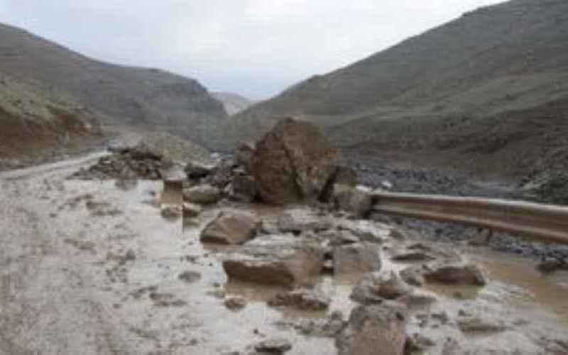 احتمال ریزش سنگ و بهمن در جاده چالوس