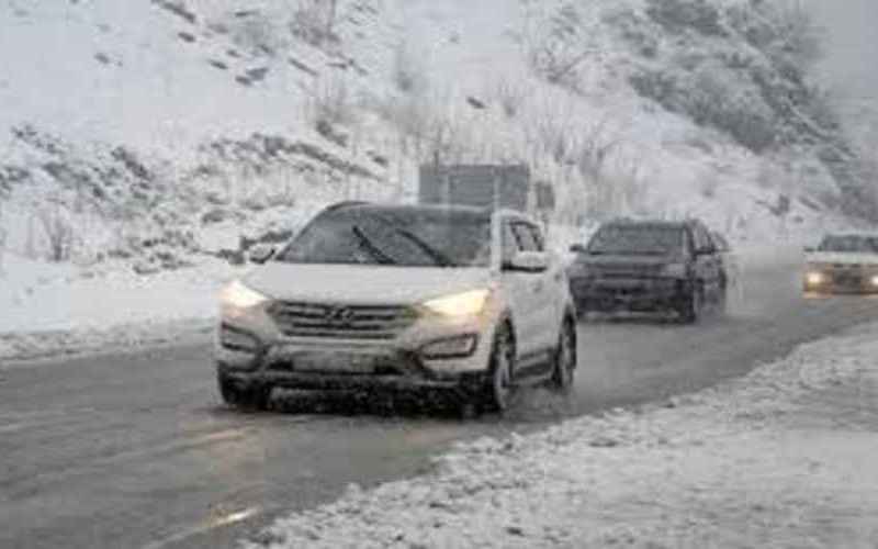  بارش برف و باران در جاده‌های ۱۱ استان کشور 