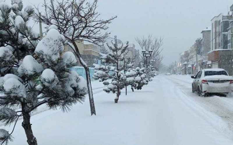  بارش برف و باران در جاده‌ها؛ کدام محورها مسدود شد؟ 