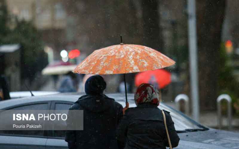 بارش برف و باران در جاده های ۱۱ استان کشور