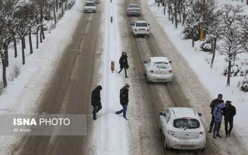 بارش برف و باران در جاده‌های ۲۶ استان کشور/جاده چالوس سه روز مسدود می‌شود