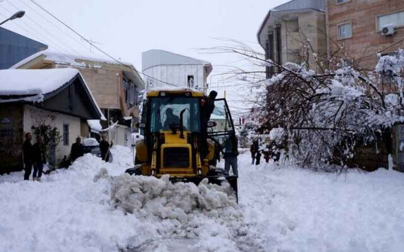 مسدون بودن راه دسترسی و قطعی برق در ۹ روستای شهرستان رشت