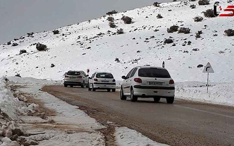 برف و باران در 10 جاده کشور / مسافران بخوانند