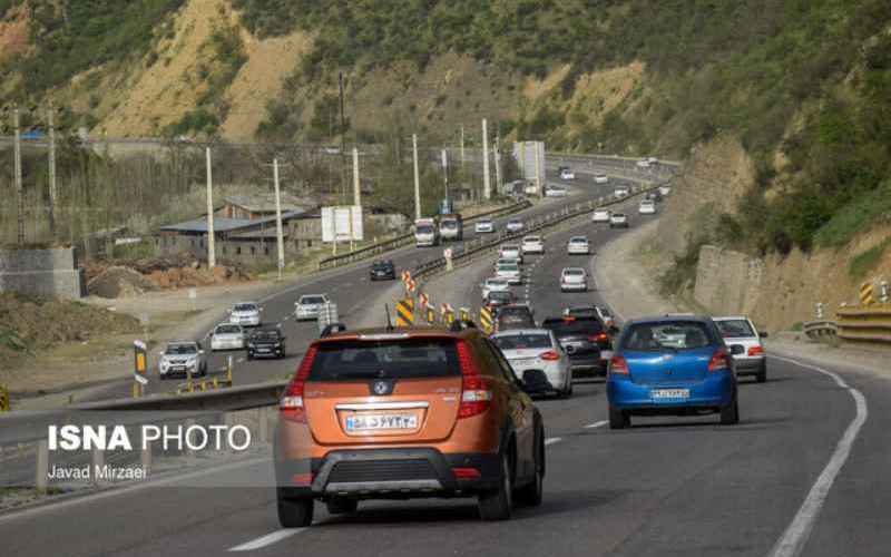 بارش باران در جاده‌های ۱۷ استان/ چالوس یکطرفه و برفی است