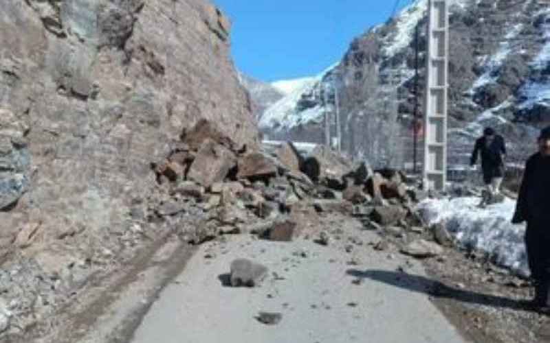 ریزش کوه در جاده جلفا سه مصدوم برجای گذاشت