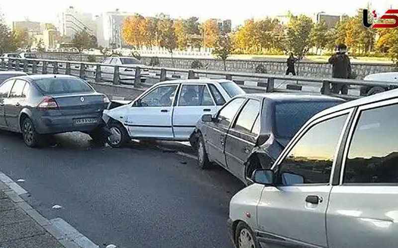 تصادف زنجیره ای 9 خودرو در زیرگذر بعثت همدان