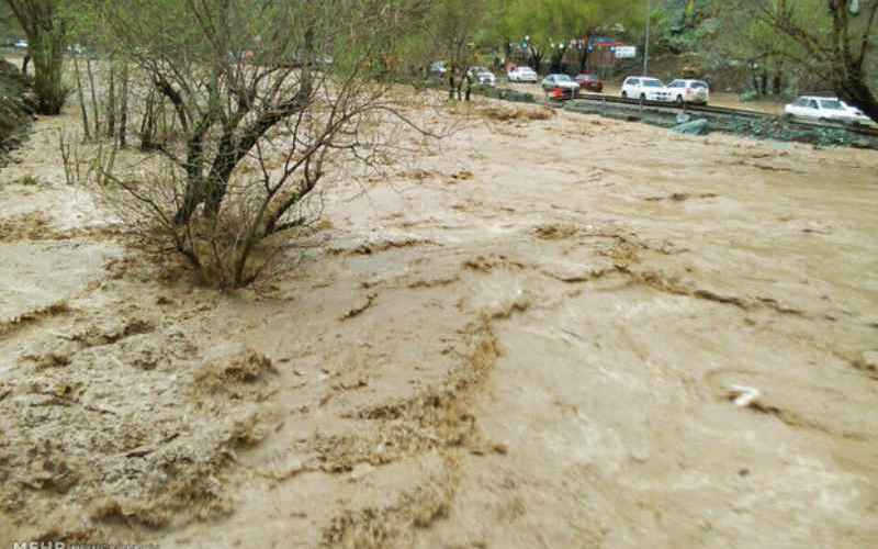 امدادرسانی به ۲۳۰۰ نفر در سیل ۲۰ استان/ آماده باش هلال احمر