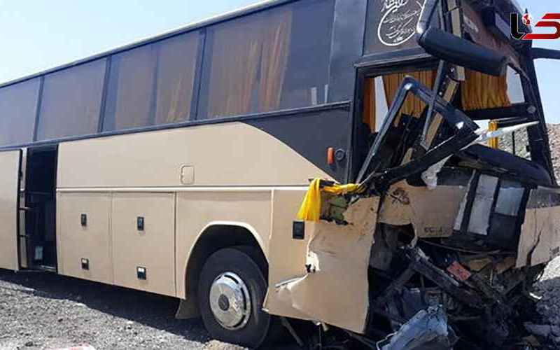 تصادف مرگبار اتوبوس مسافربری با تریلی در جاده کرمانشاه + وضعیت مصدومان