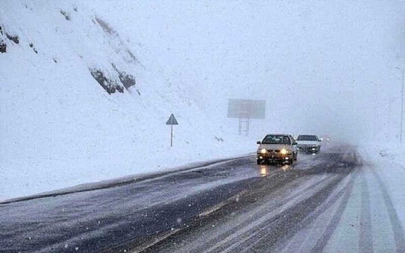  بارش برف و باران در ۲۶ محور مواصلاتی کشور؛ اعلام محور‌های مسدود 